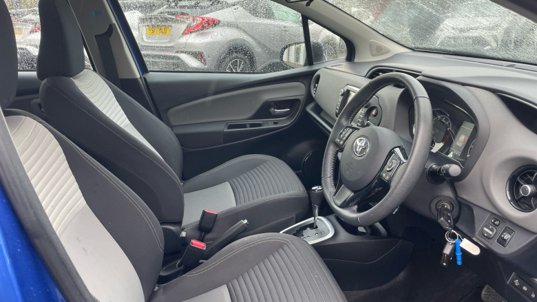 Toyota Yaris 1.5 VVT-i Icon 5dr CVT Petrol Hatchback